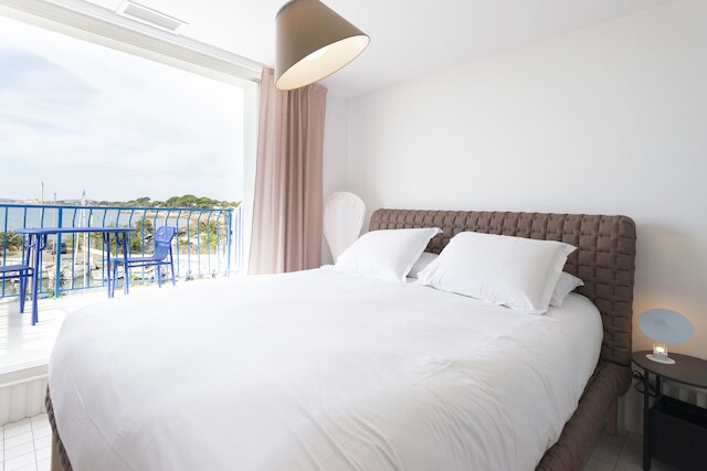 ラ レーヌ ジェーン