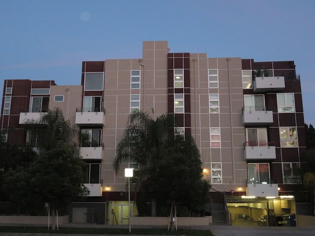 2 ベッド 2 バス イン スタジオ シティ