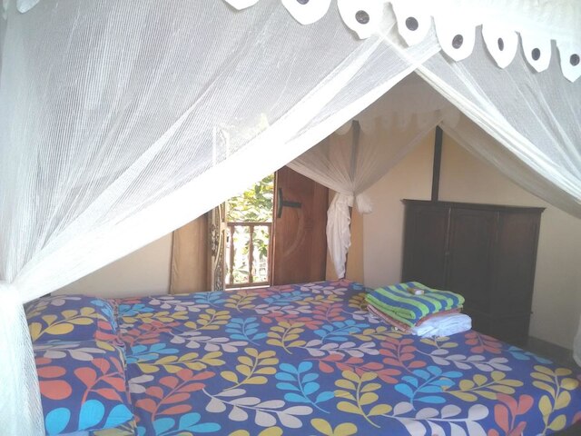 ポンドック インダ バンガロー ビンギン