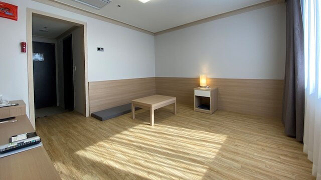 スアンボ サンロク ツーリスト ホテル