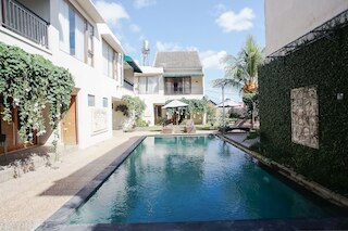 ザ カサ ウリ ヴィラズ ジンバラン