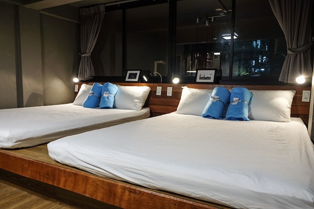 イン ア ボックス ホステル