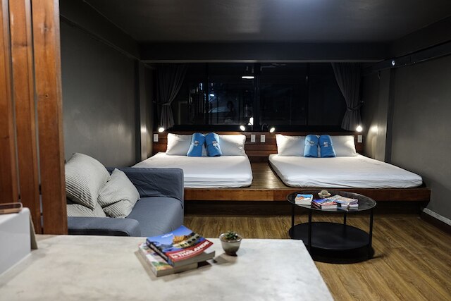 イン ア ボックス ホステル