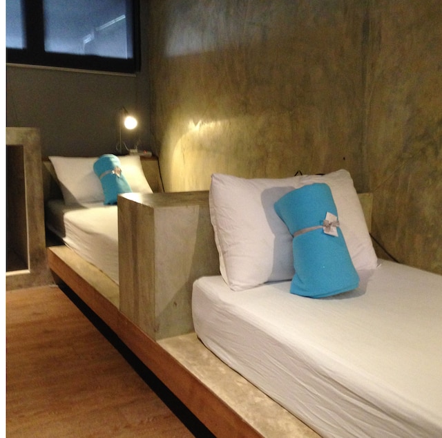 イン ア ボックス ホステル