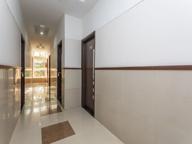 OYO 6845 ザ グランド ホテル