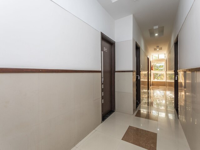 OYO 6845 ザ グランド ホテル