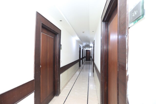 OYO 6845 ザ グランド ホテル