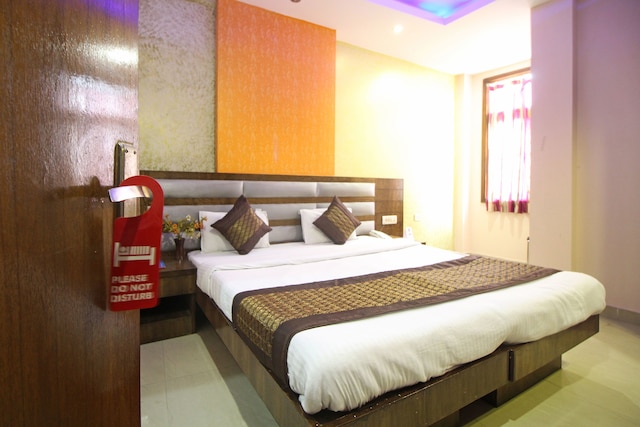 OYO 6096 ホテル マハラニ パレス