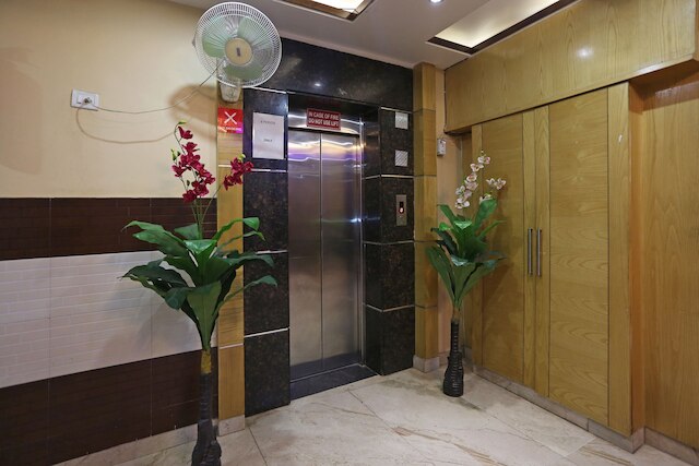 OYO 6096 ホテル マハラニ パレス