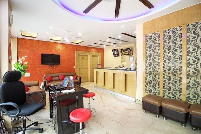 OYO 6096 ホテル マハラニ パレス