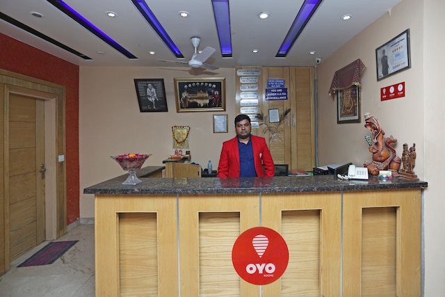 OYO 6096 ホテル マハラニ パレス