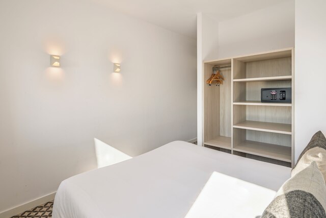 アスパシオス ポブレノウ アパートメンツ