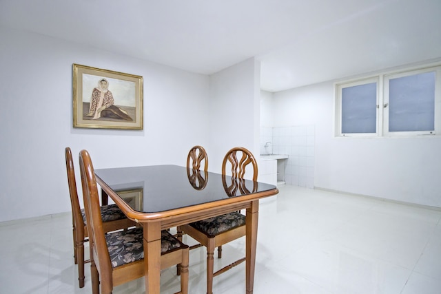 ウルームス タナー アバン