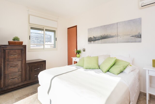 スペーシャス デュプレックス ウィズ テラス 3-ミン フロム ザ ビーチ