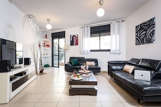 シー N レント - 7 バー コチャバ テル アビブ