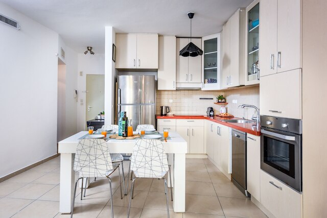 シー N レント - 7 バー コチャバ テル アビブ