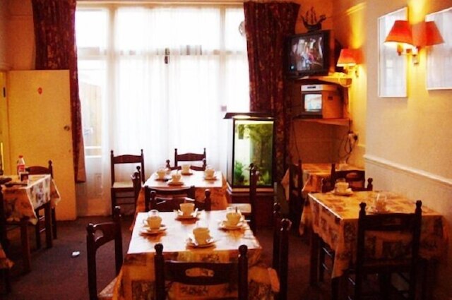 チスウィック コート