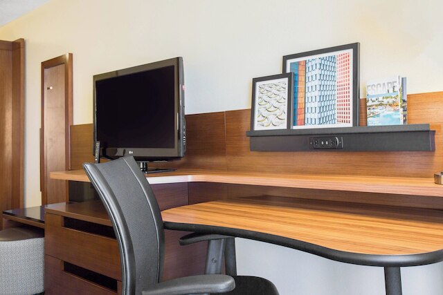 フェアフィールド イン & スイーツ バイ マリオット サンタフェ