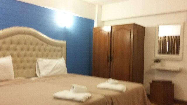 スディヨッド アパートメント