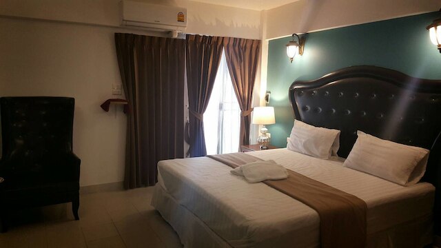 スディヨッド アパートメント