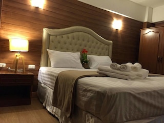 スディヨッド アパートメント