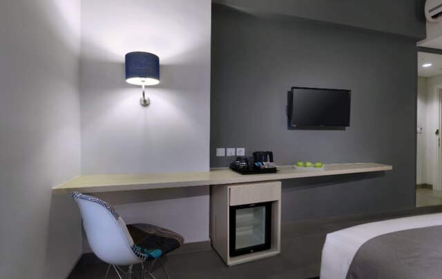 ホテル Neo+ ケバヨラン ジャカルタ バイ アストン