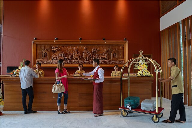 バガン スター ホテル