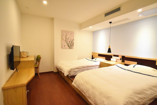 イース ホステル