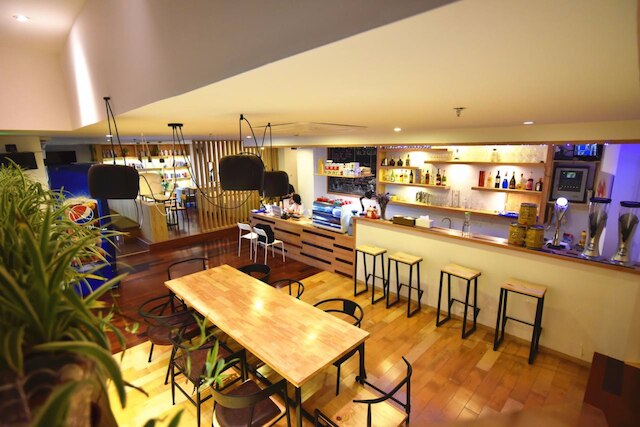 イース ホステル