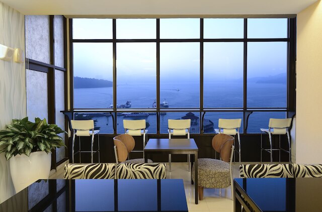 フー ユエ レイクビュー ホテル