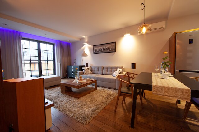 シティ ライト アパートメンツ