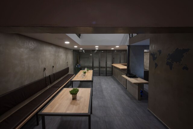 ベッドボックス ホステル