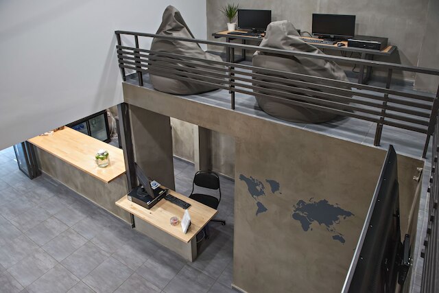 ベッドボックス ホステル