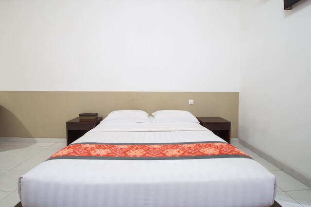 アディカラ レノン