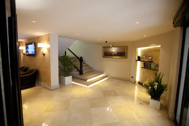 グランド ラレリ ホテル