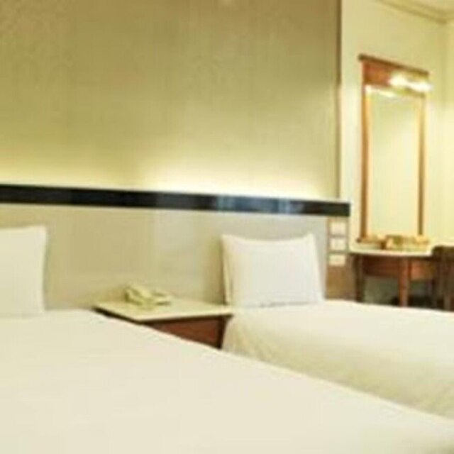 プーイス ビジネス ホテル (普邑斯商務旅館)