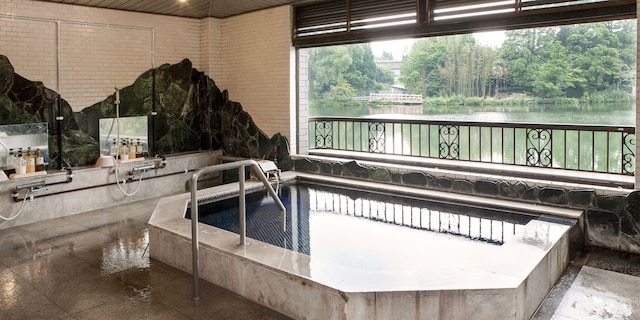 ペンション 金鱗湖 豊の国