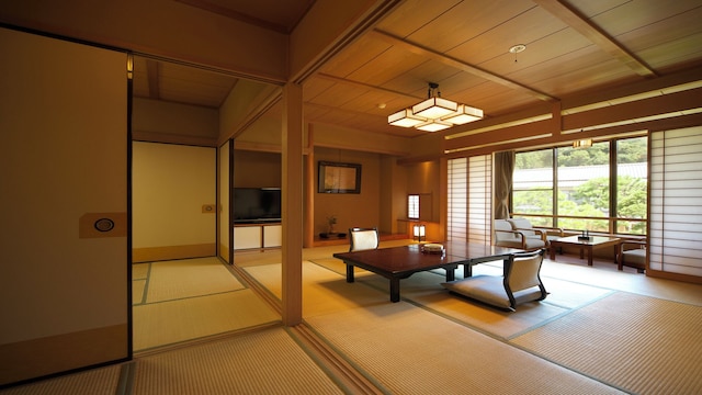 大地の彩 花月亭