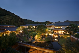 大地の彩 花月亭