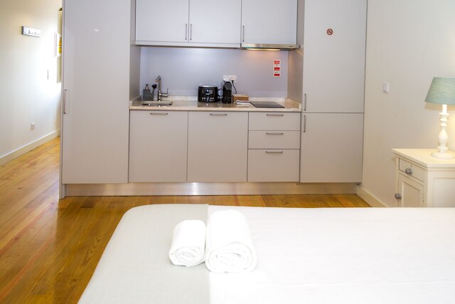 リビング イン ポルト - ヒストリック クレリゴス スタジオ 4F