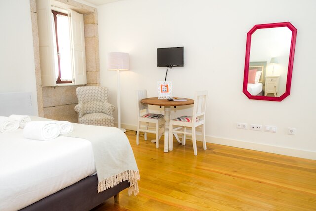 リビング イン ポルト - ヒストリック クレリゴス スタジオ 4F