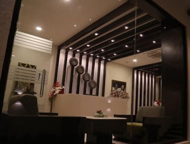 ドクター ラジクマール インターナショナル ホテル