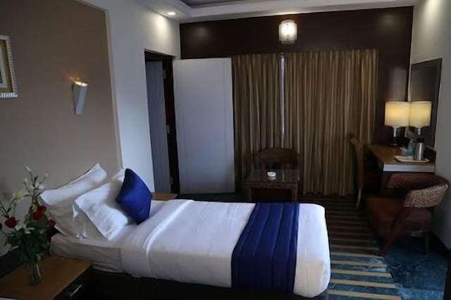 ドクター ラジクマール インターナショナル ホテル