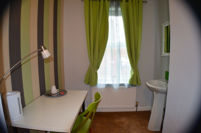 クイーンズ ゲストハウス マンチェスター