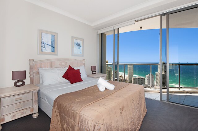 シェブロン ルネッサンス - HR サーファーズ パラダイス