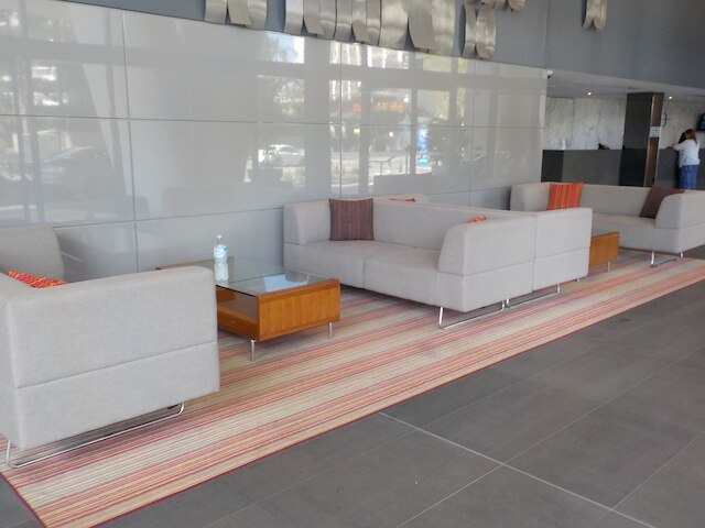 サークル オン カヴィル - HR サーファーズ パラダイス