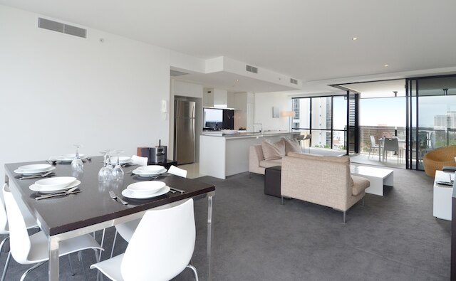 サークル オン カヴィル - HR サーファーズ パラダイス