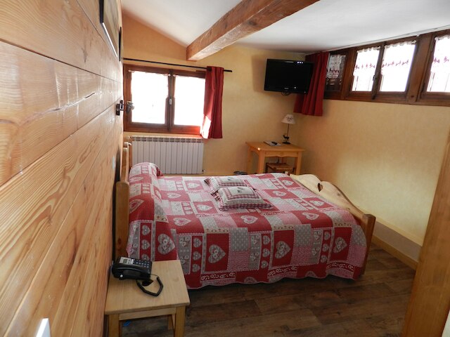 オテル アローラ