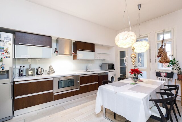 アパートメント デラックス リブナ 25