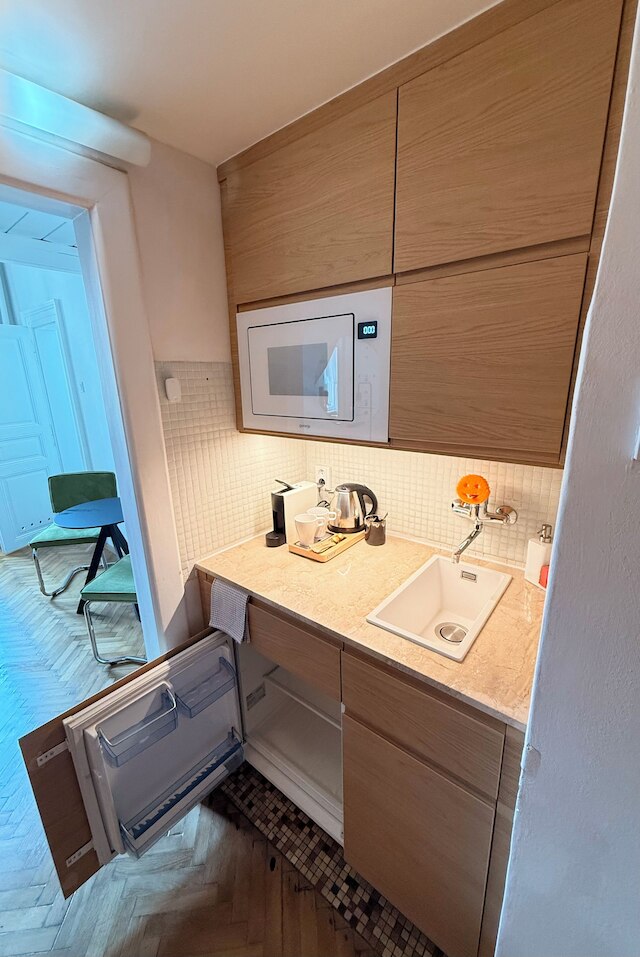 アパートメンツ シロカ 14